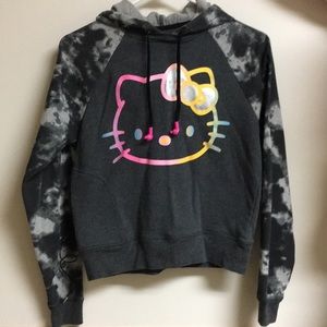 Hoodie with ear plugs attached!!!! 🎧